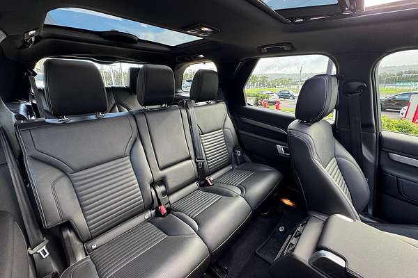 2021 Land Rover Discovery D300 R-Dynamic S Series 5