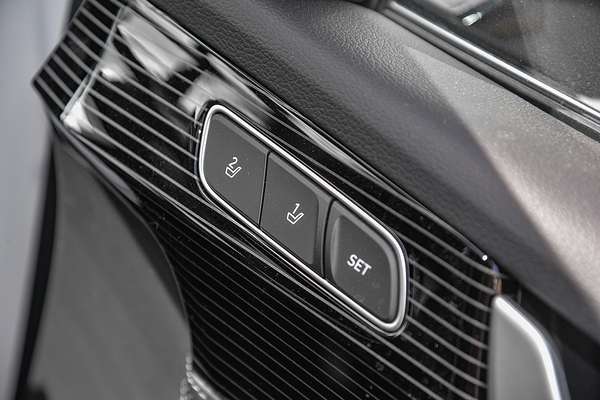 2025 Hyundai Palisade Calligraphy Black Ink LX2.V5