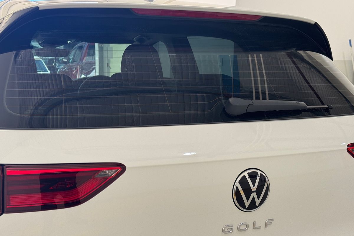 2024 Volkswagen Golf 110TSI Life 8