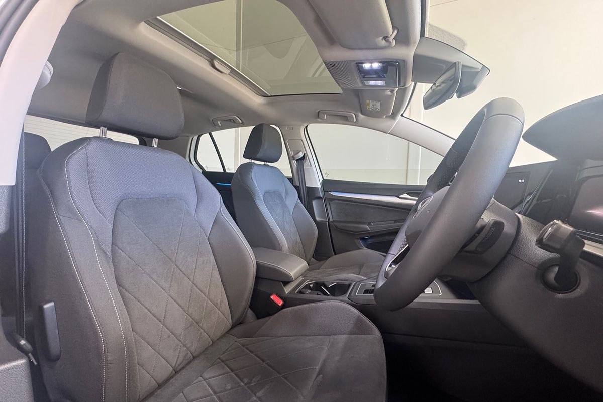 2024 Volkswagen Golf 110TSI Life 8
