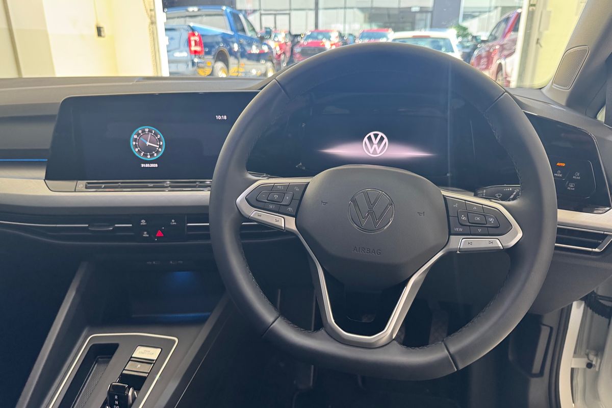 2024 Volkswagen Golf 110TSI Life 8