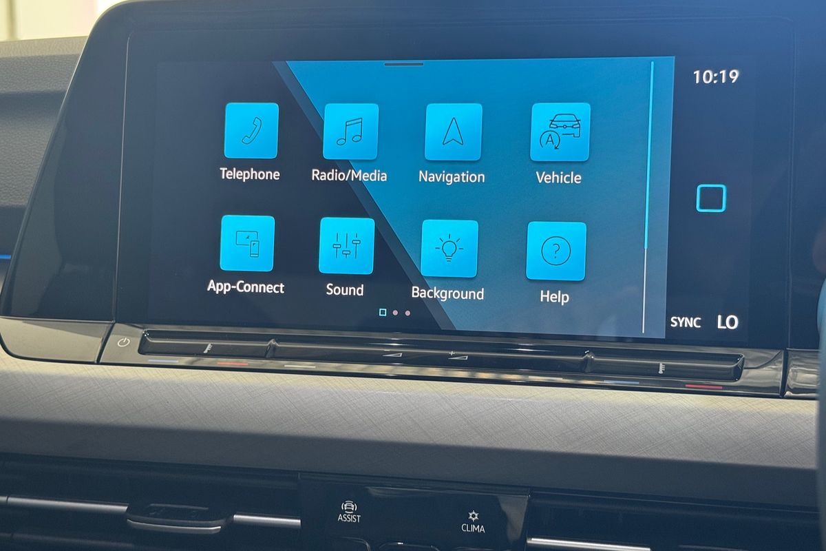 2024 Volkswagen Golf 110TSI Life 8