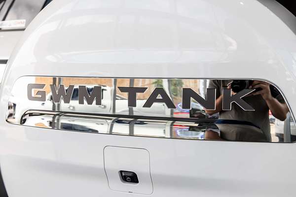 2024 GWM Tank 500 Lux Hybrid P03