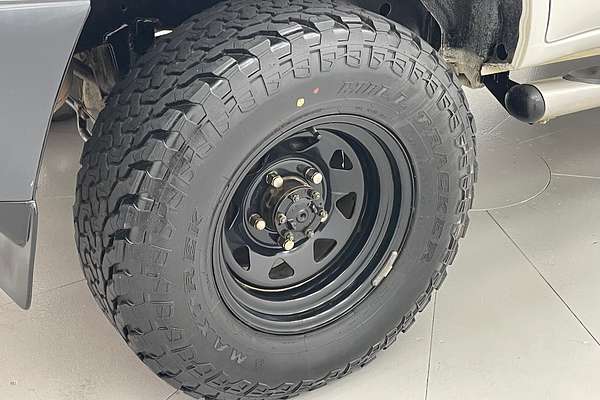 2002 Toyota Landcruiser Standard HZJ105R