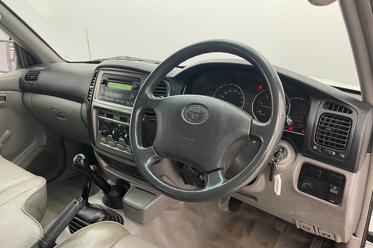 2002 Toyota Landcruiser Standard HZJ105R
