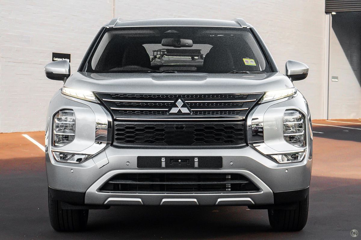 2024 Mitsubishi Outlander LS ZM
