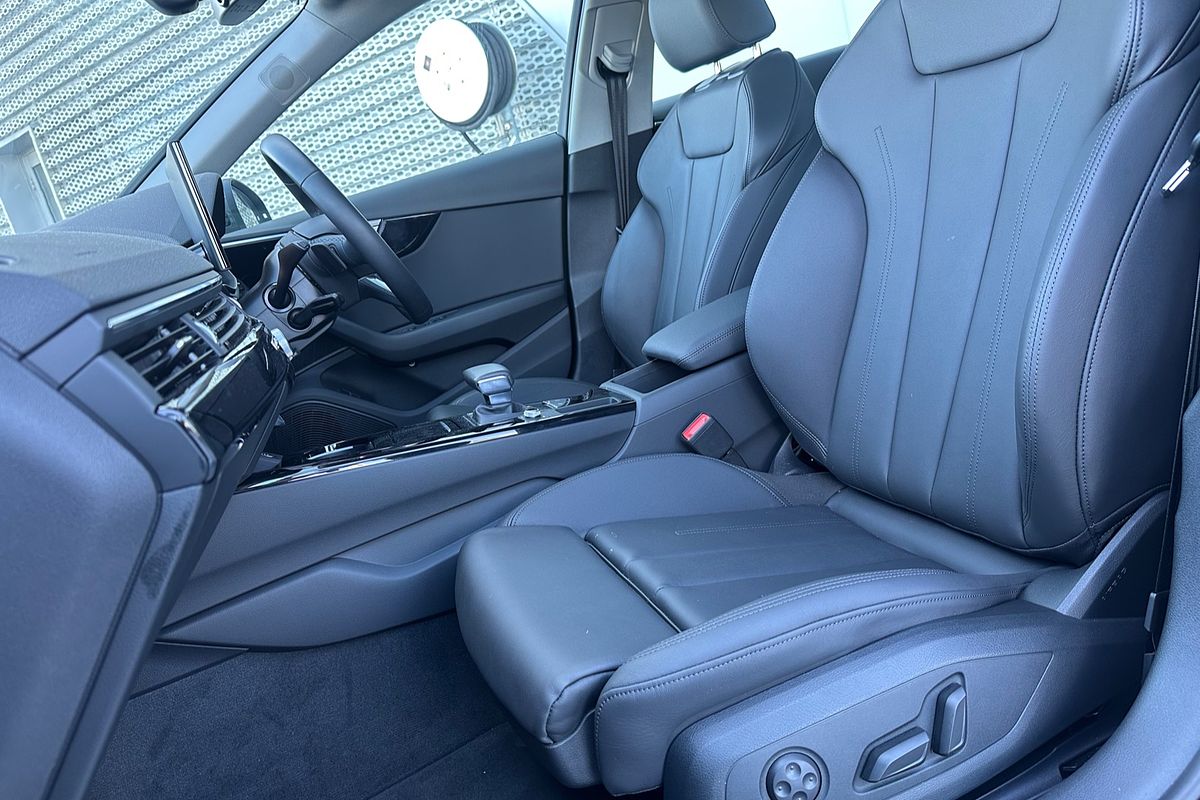 2024 Audi A4 45 TFSI S line B9