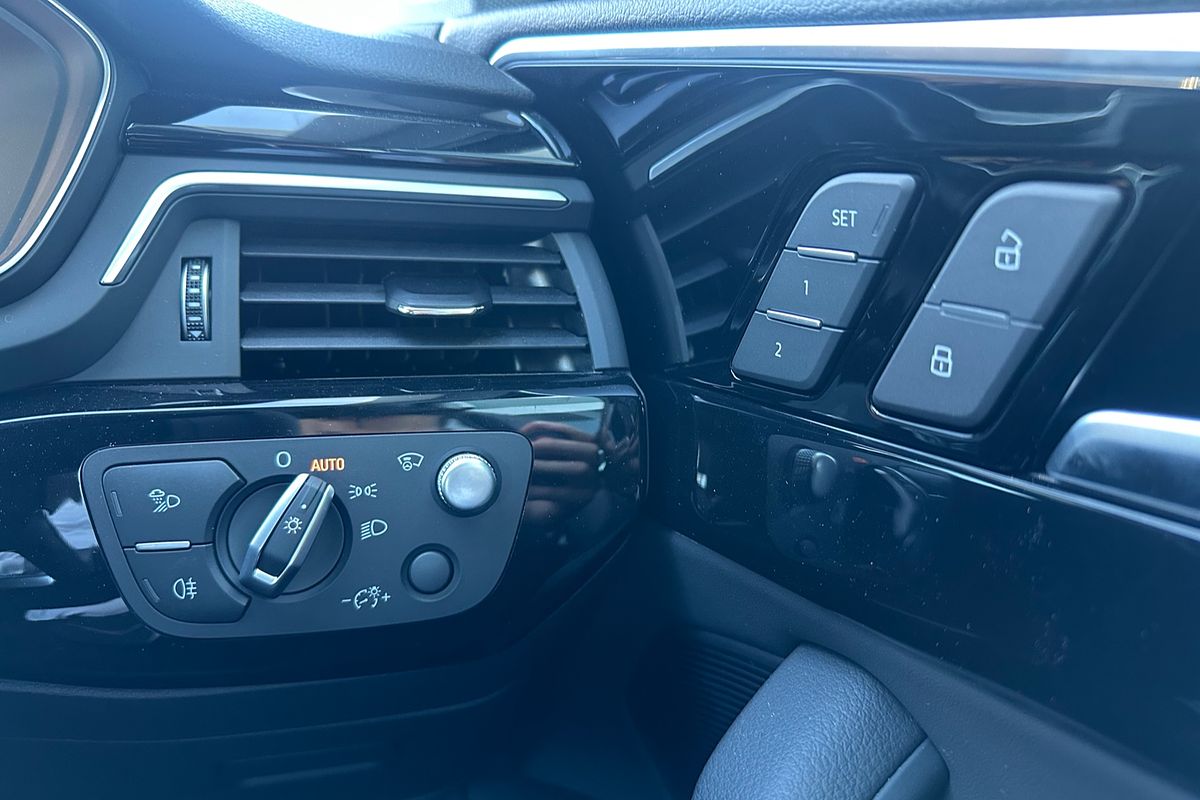 2024 Audi A4 45 TFSI S line B9