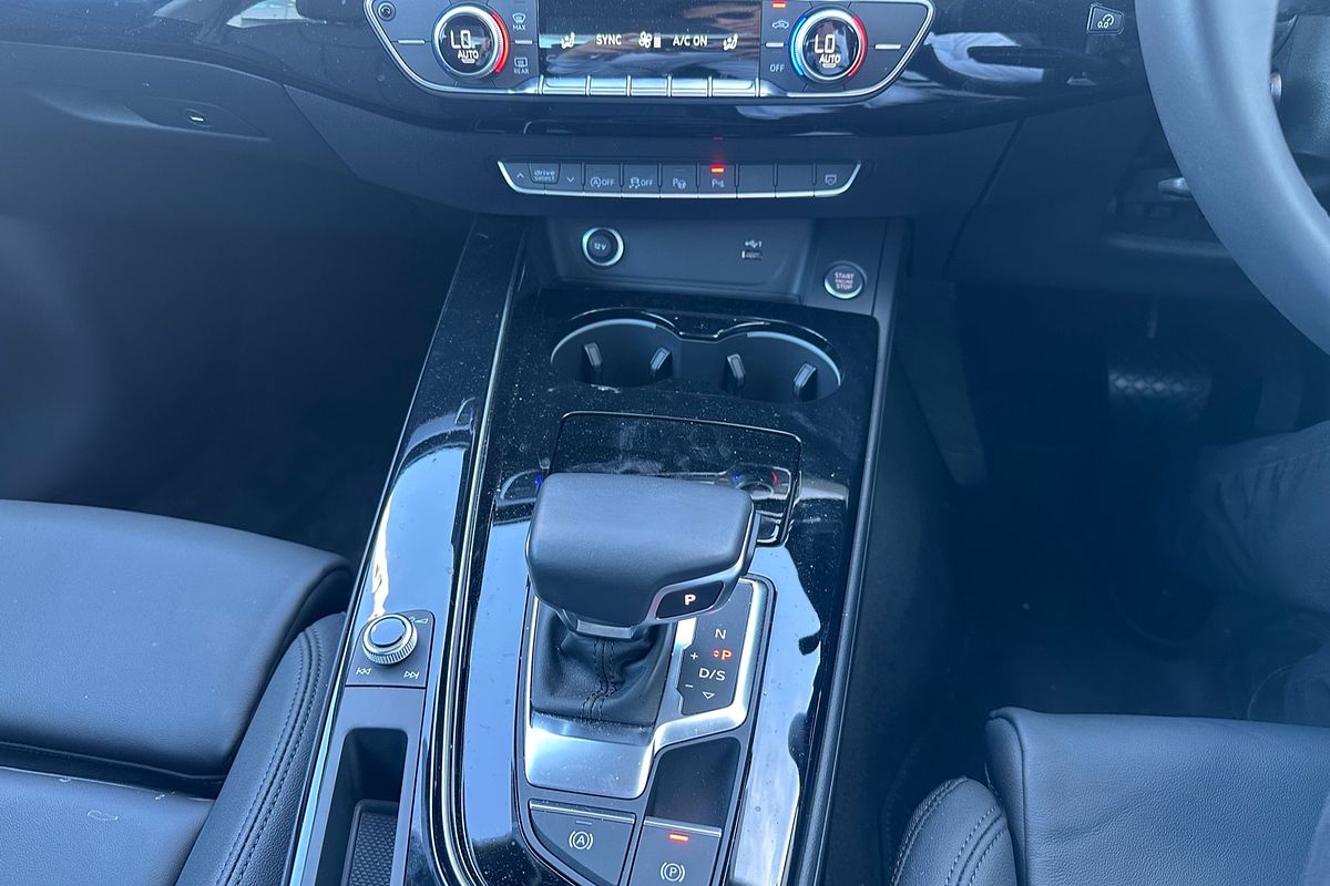 2024 Audi A4 45 TFSI S line B9