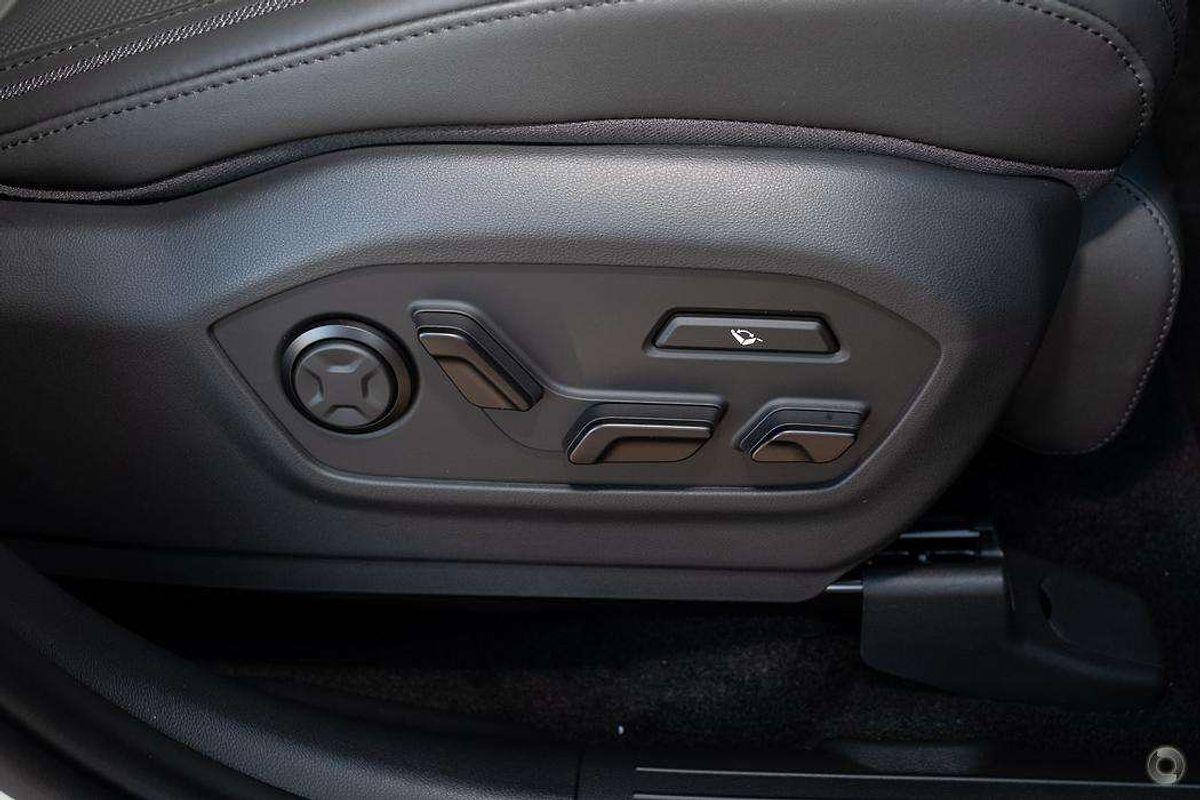 2025 Hyundai Santa Fe Calligraphy MX5.V1