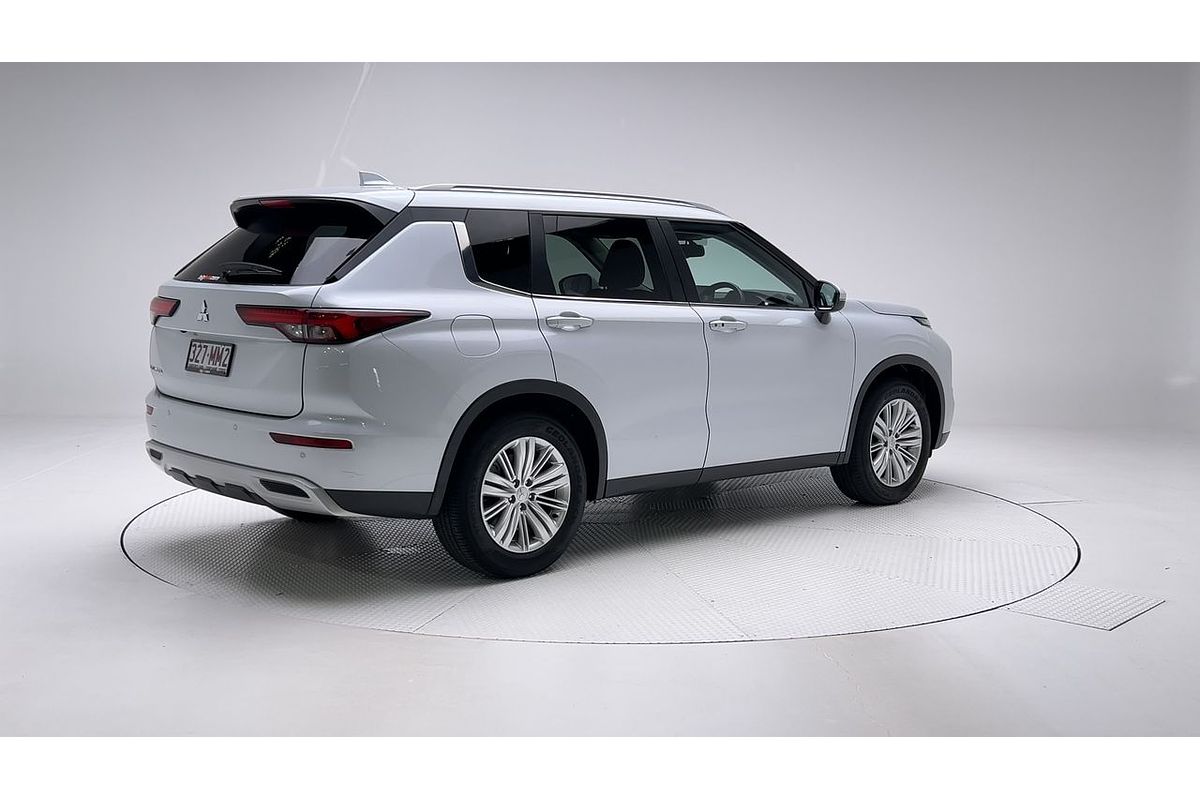 2023 Mitsubishi Outlander LS ZM