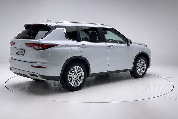 2023 Mitsubishi Outlander LS ZM