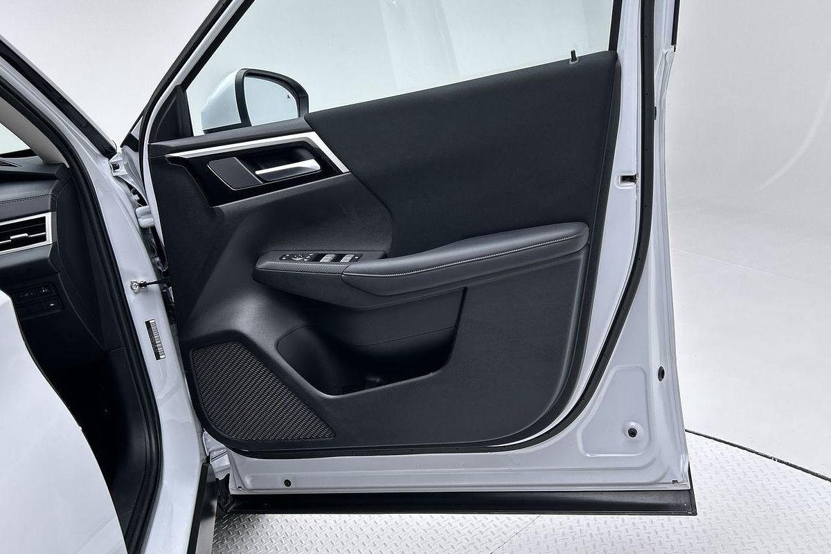 2023 Mitsubishi Outlander LS ZM