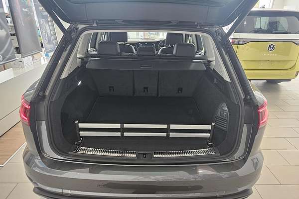 2024 Volkswagen Touareg 210TDI Elegance RC