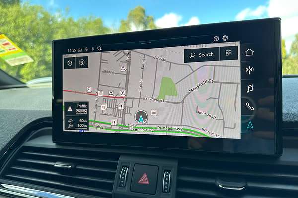 2025 Audi Q5 55 TFSI e S line FY