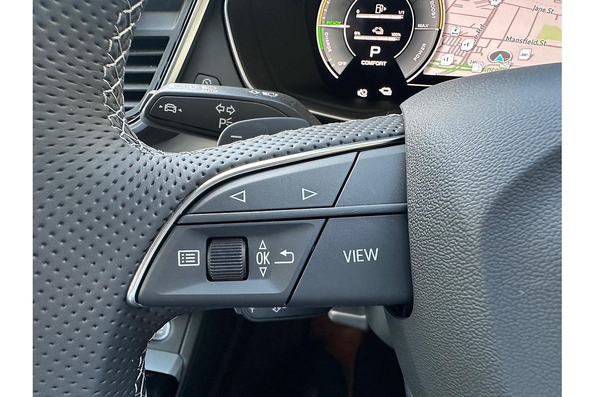 2025 Audi Q5 55 TFSI e S line FY