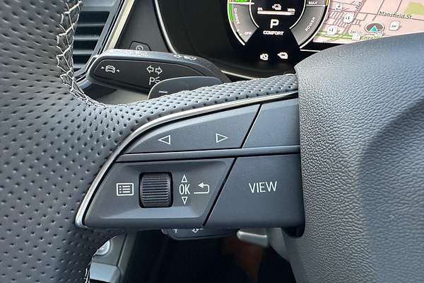 2025 Audi Q5 55 TFSI e S line FY