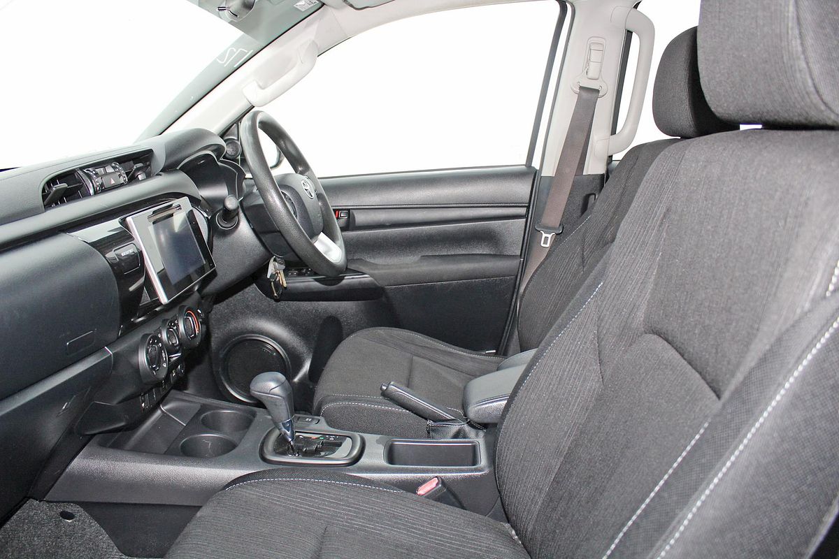 2017 Toyota Hilux SR GUN126R 4X4
