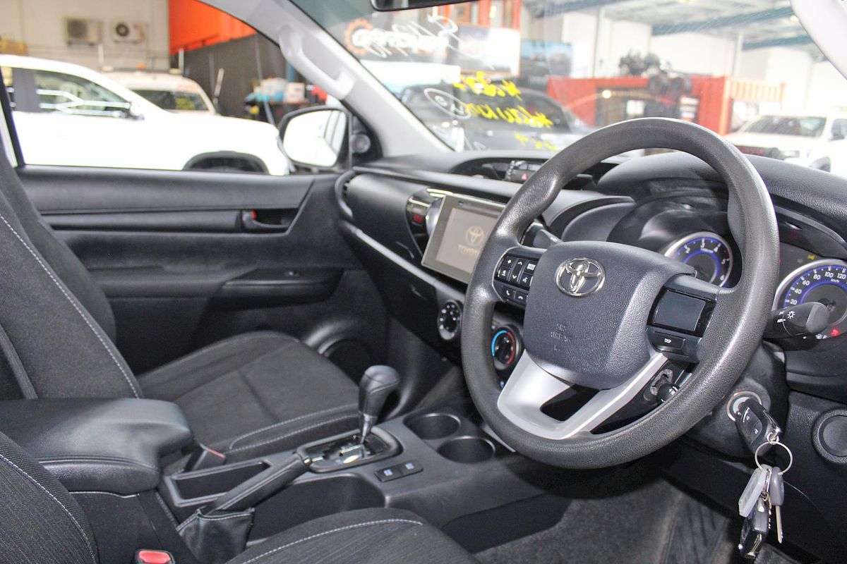 2017 Toyota Hilux SR GUN126R 4X4