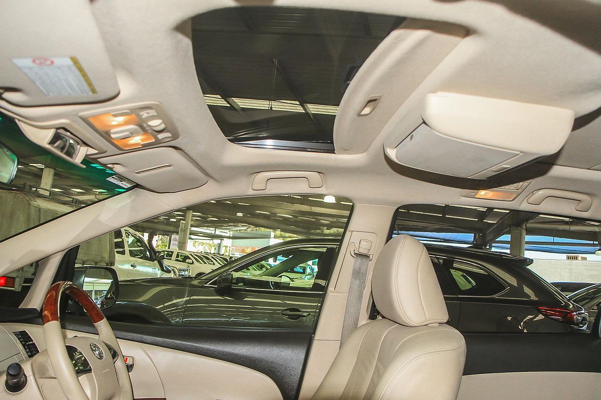 2013 Toyota Tarago Ultima GSR50R