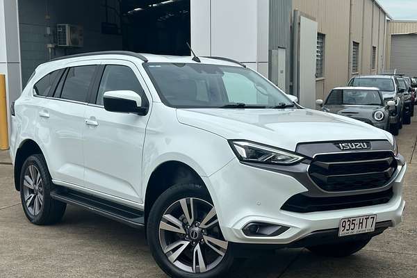 2023 Isuzu MU-X LS-T