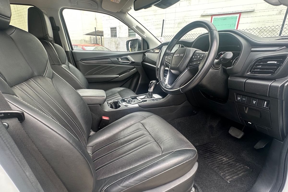 2023 Isuzu MU-X LS-T