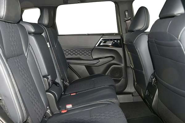 2025 Mitsubishi Outlander PHEV GSR ZM