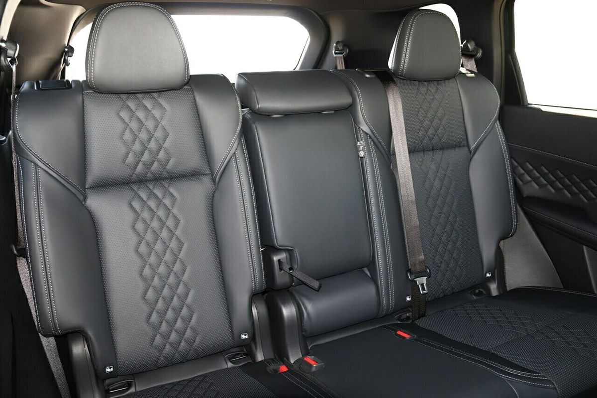 2025 Mitsubishi Outlander PHEV GSR ZM