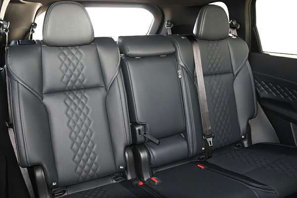 2025 Mitsubishi Outlander PHEV GSR ZM