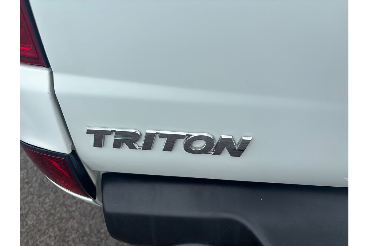 2013 Mitsubishi Triton GLX MN 4X4