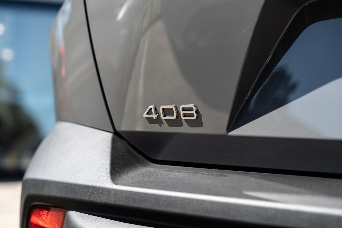 2025 Peugeot 408 GT Premium Hybrid P54