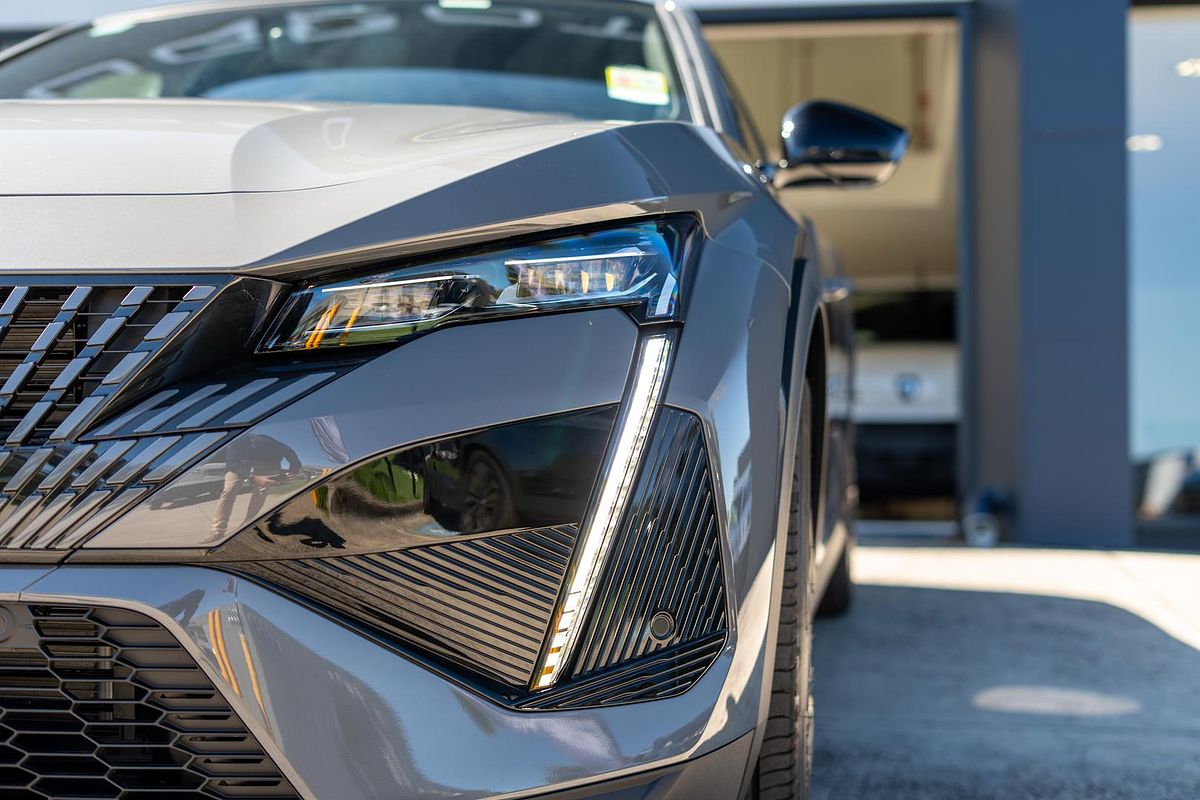 2025 Peugeot 408 GT Premium Hybrid P54