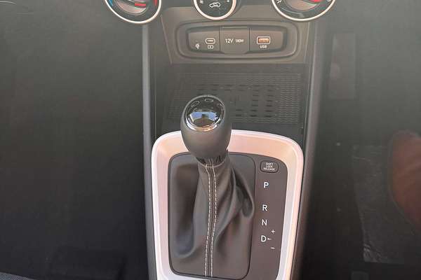 2025 Hyundai Venue Active QX.V5