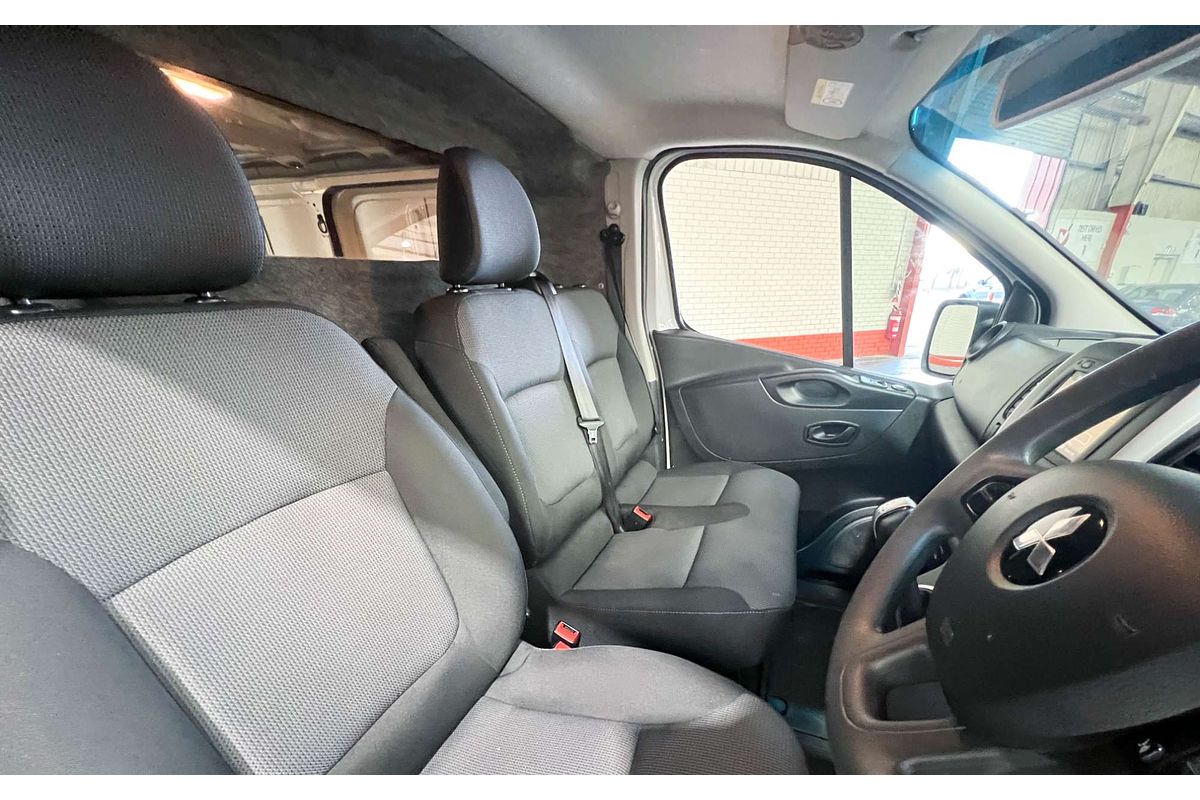 2022 Mitsubishi Express GLX SN SWB