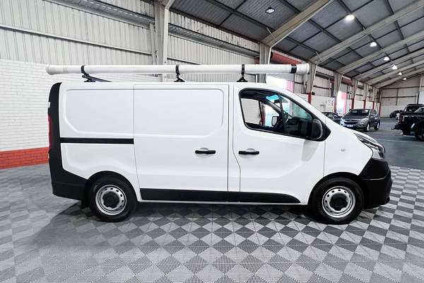 2022 Mitsubishi Express GLX SN SWB