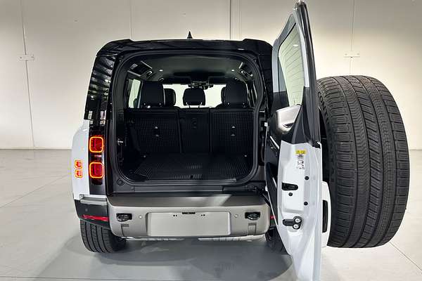 2025 Land Rover Defender 110 D350 X-Dynamic SE L663