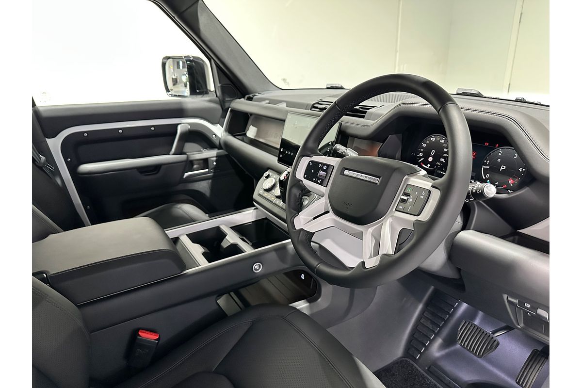 2025 Land Rover Defender 110 D350 X-Dynamic SE L663