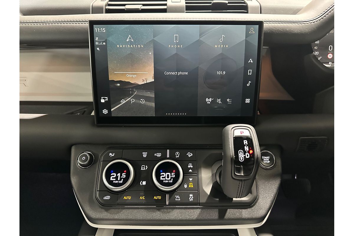 2025 Land Rover Defender 110 D350 X-Dynamic SE L663