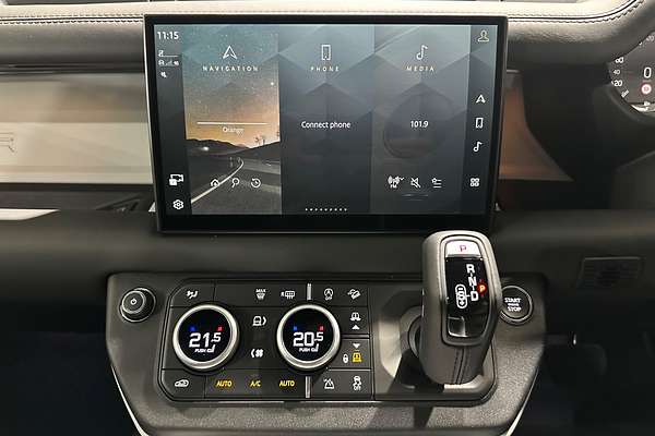 2025 Land Rover Defender 110 D350 X-Dynamic SE L663