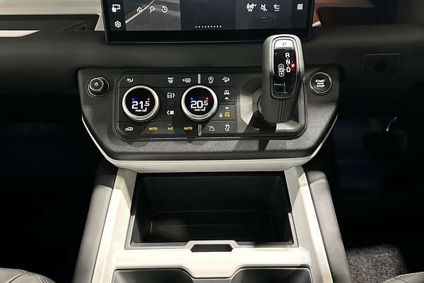 2025 Land Rover Defender 110 D350 X-Dynamic SE L663