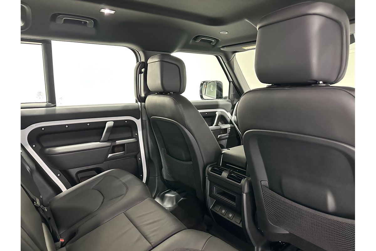 2025 Land Rover Defender 110 D350 X-Dynamic SE L663