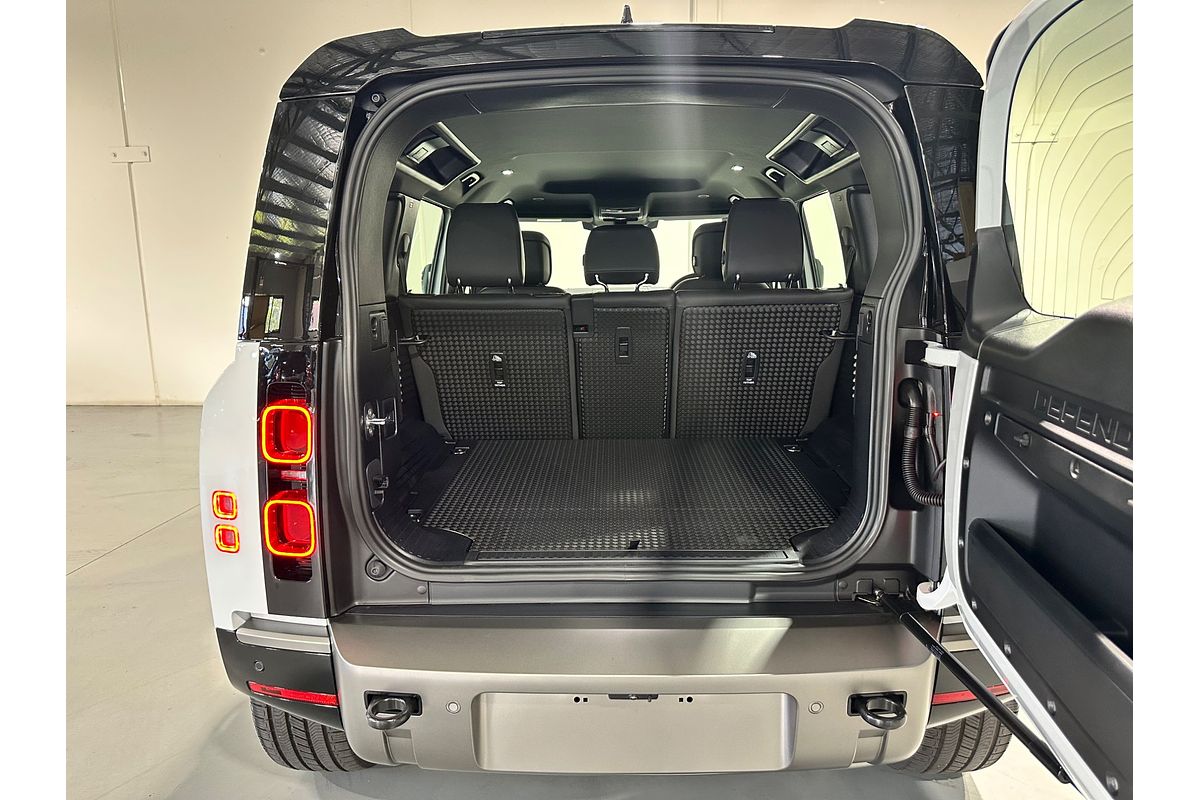 2025 Land Rover Defender 110 D350 X-Dynamic SE L663