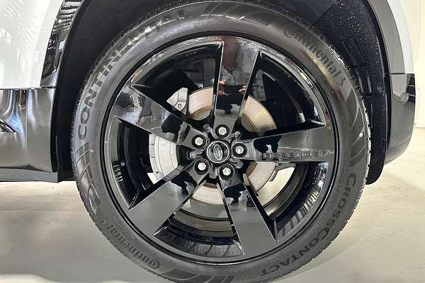 2025 Land Rover Defender 110 D350 X-Dynamic SE L663