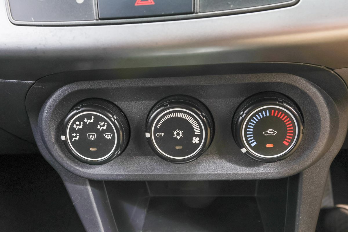 2009 Mitsubishi Lancer ES CJ