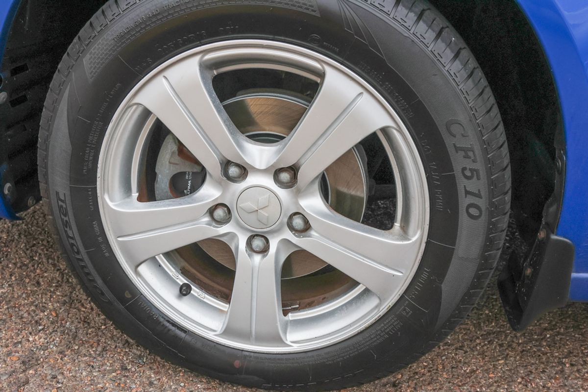 2009 Mitsubishi Lancer ES CJ