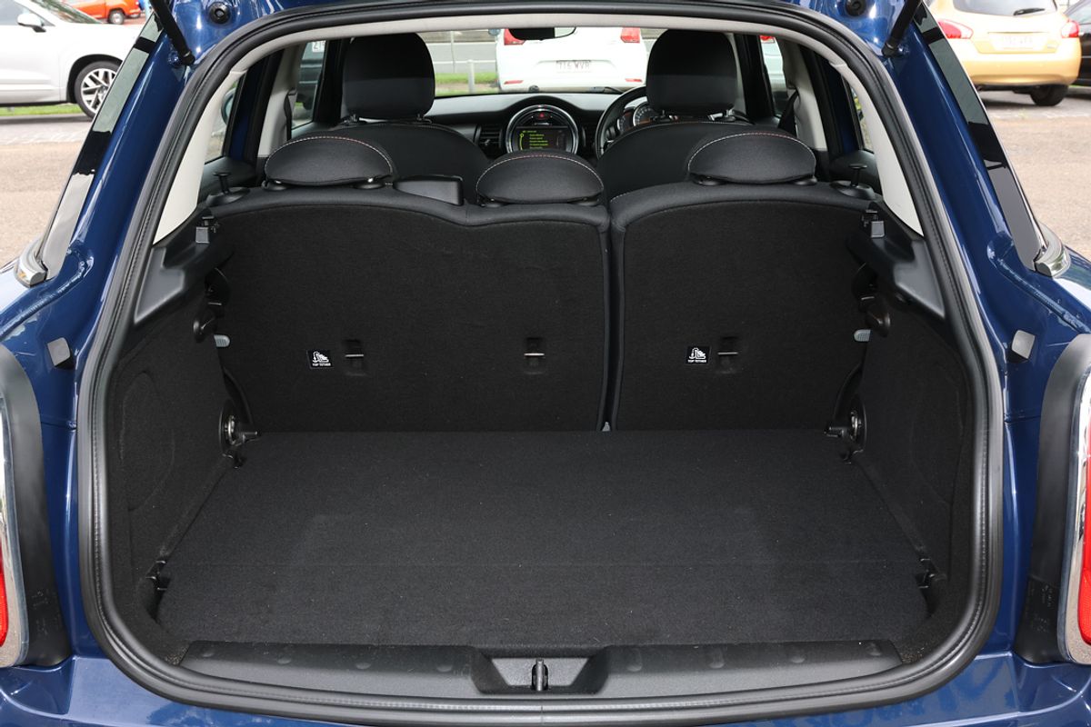2014 MINI Hatch Cooper F55