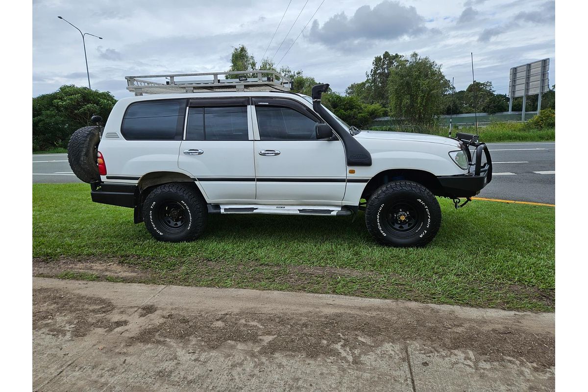 1999 Toyota Landcruiser Standard HZJ105R