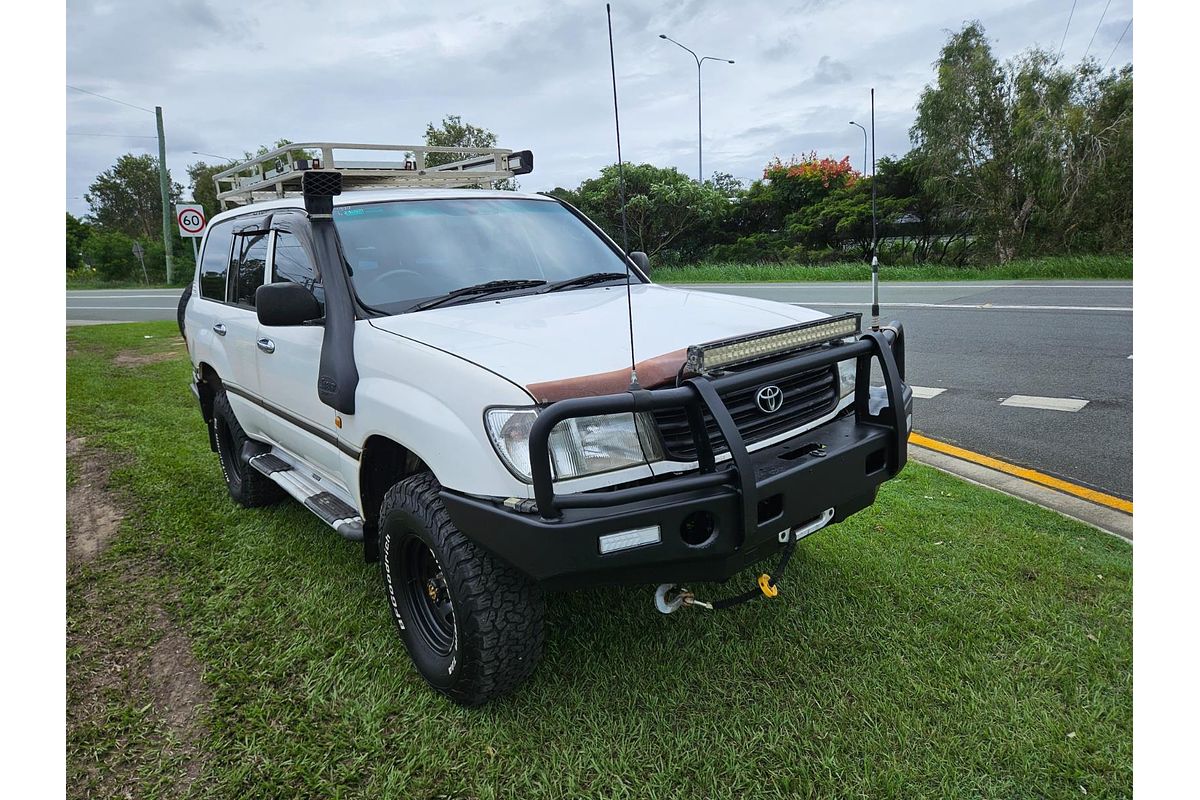 1999 Toyota Landcruiser Standard HZJ105R