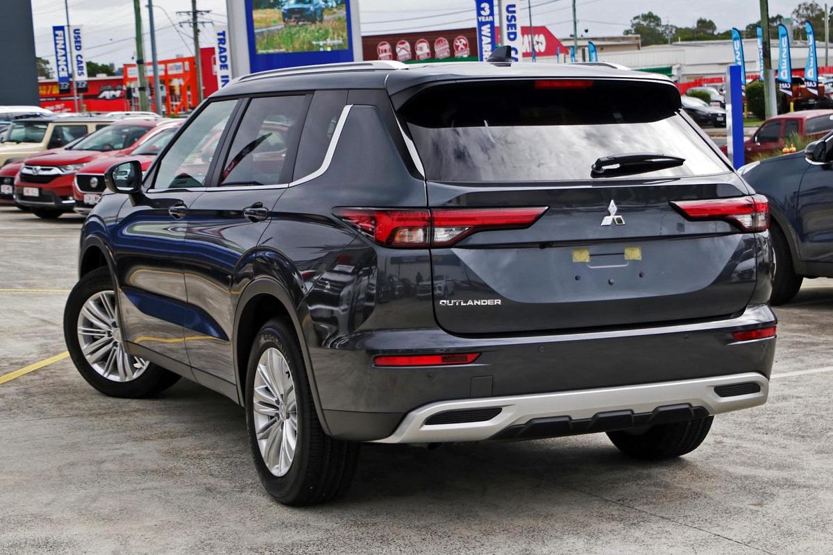 2024 Mitsubishi Outlander LS ZM