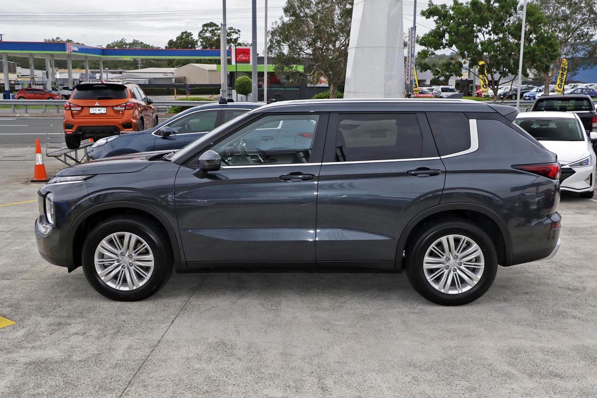 2024 Mitsubishi Outlander LS ZM